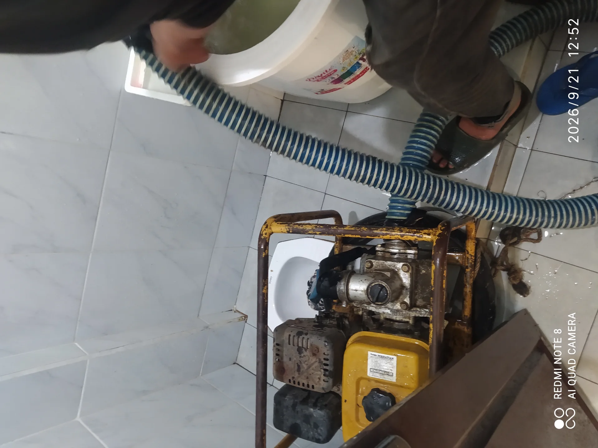 Proses 1 untuk Jasa Servis Kloset Mampet Metode Tembak di Sambas